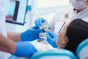 Brak 2 zębów obok siebie